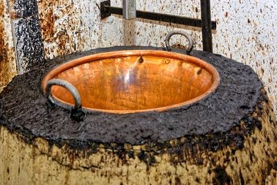 Eredeti réz üst a szilva lekvár főzéshez, Panyolában-stock-foto