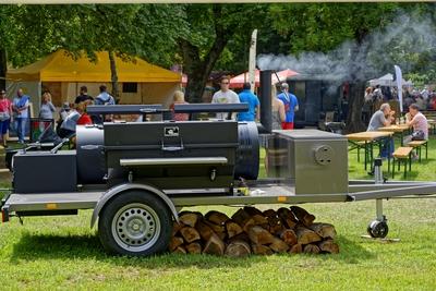 BBQ, Barbecue Smoker Trailer, kerti sütő utánfutó-stock-foto