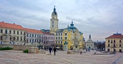 Pécs, Széchenyi tér a város közepe-stock-foto