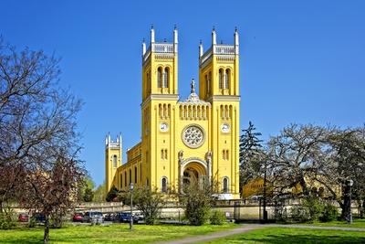 Fót, római katolikus templom, neoromán stílus-stock-foto