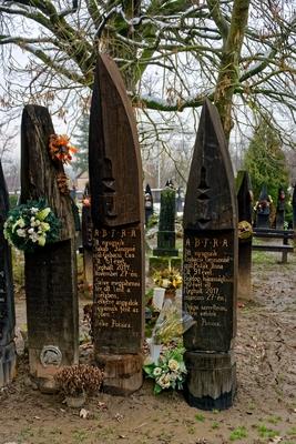 Szatmárcseke, három csónakos fejfák-stock-foto