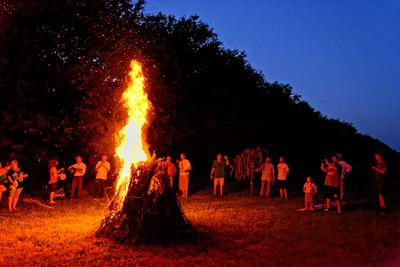 Szent János tűz vagy Szentiván-éj-stock-foto