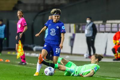 Chelsea FC v VfL Wolfsburg - UEFA Women's Champions League Quarter Final: Leg One-stock-photo