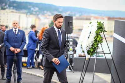 Danube shipwreck - The monument to the victims of the Mermaid was inaugurated-stock-foto