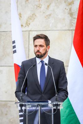 Danube shipwreck - The monument to the victims of the Mermaid was inaugurated-stock-foto