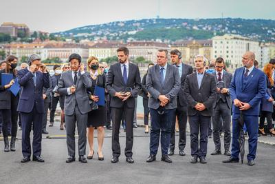 Danube shipwreck - The monument to the victims of the Mermaid was inaugurated-stock-foto