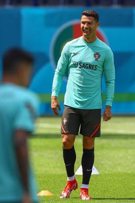 FBL-EURO-2020-2021-POR-TRAINING-stock-foto