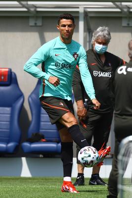 FBL-EURO-2020-2021-POR-TRAINING-stock-foto