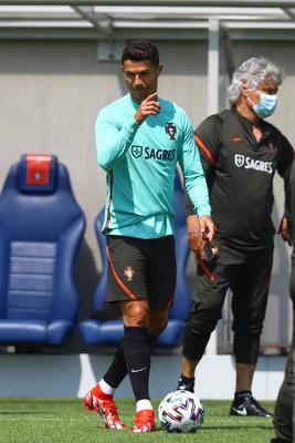 FBL-EURO-2020-2021-POR-TRAINING-stock-foto