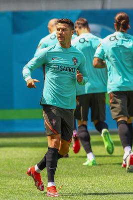 FBL-EURO-2020-2021-POR-TRAINING-stock-foto