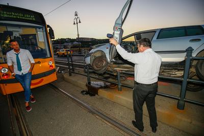 Baleset a Margit hídon-stock-foto