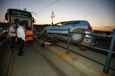 Baleset a Margit hídon-stock-foto