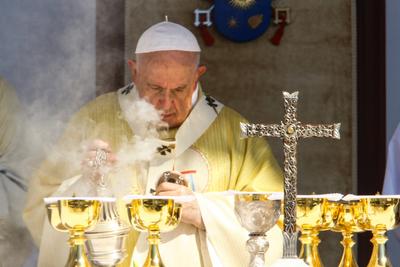 POPE - FRANCIS - VISITS - BUDAPEST-stock-foto