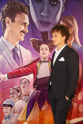 ,,El a kezekkel a papámtól!" díszpremierje.-stock-foto