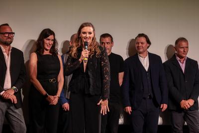 Katinka díszbemutató-stock-foto