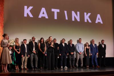 Katinka díszbemutató-stock-foto