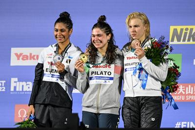 Budapest 2022 FINA World Championships: Swimming - Day 3-stock-foto