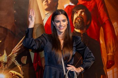 Az éhezők viadala: Énekesmadarak és kígyók balladája premier-stock-foto