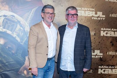 A Sárkányok Kabul felett - Díszpremier-stock-foto