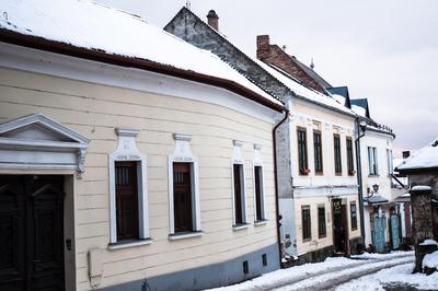 Szentendre, műemlék házak a Dumtsa Jenő utcában-stock-foto