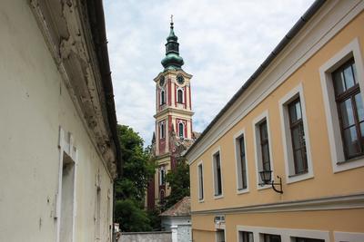 Szentendre, a Templomdombi Iskola és a  Belgrád-székesegyház-stock-foto