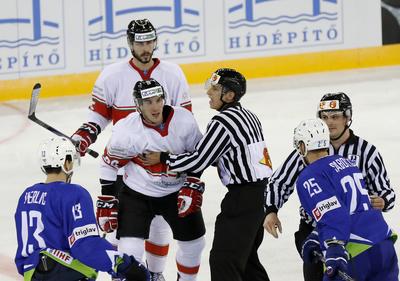 2018 IIHF Ice Hockey World Championship Division I Group A - Day Four-stock-foto