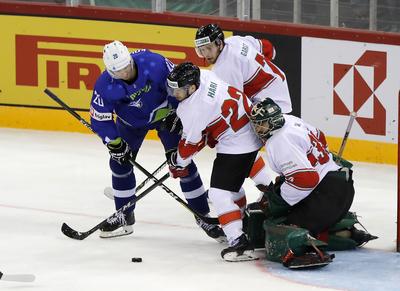 2018 IIHF Ice Hockey World Championship Division I Group A - Day Four-stock-foto