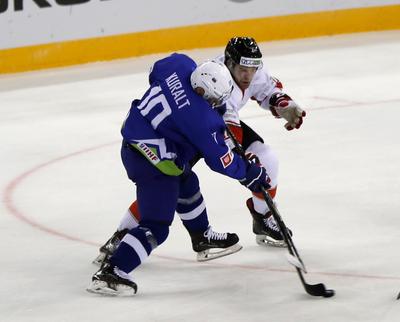 2018 IIHF Ice Hockey World Championship Division I Group A - Day Four-stock-foto