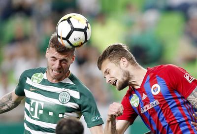 Ferencvarosi TC v Vasas FC - Hungarian OTP Bank Liga-stock-foto