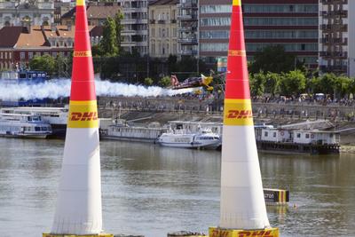 Red Bull Air Race Budapesten-stock-foto