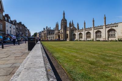 Egyetemi épület Cambridge városában.-stock-foto
