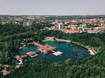 Hévízi-tó-stock-foto