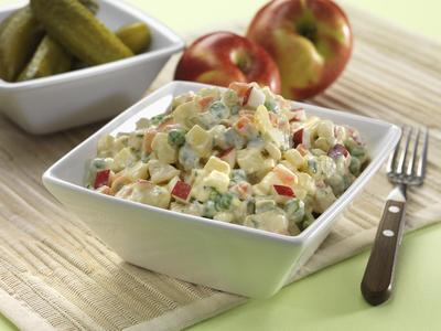 klasszikus majonezes salata-stock-photo