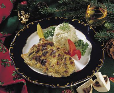 Gombás ponty tejfölben sütve 2-stock-foto