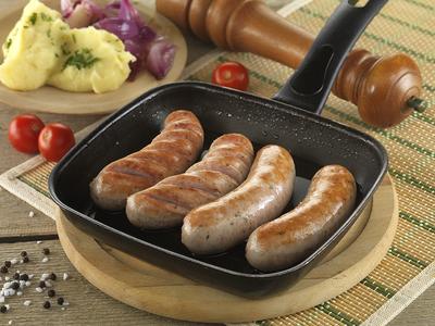 grill kolbász fűszeres burgonyapürével-stock-foto