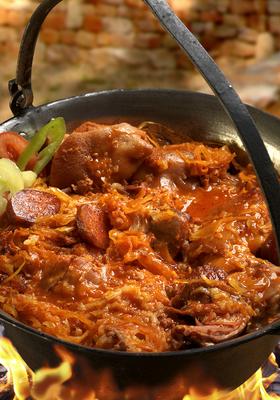 káposzta csupa disznósággal-stock-foto