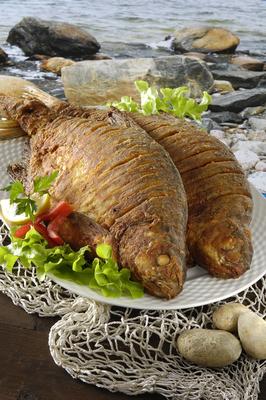 keszeg sütve-stock-foto