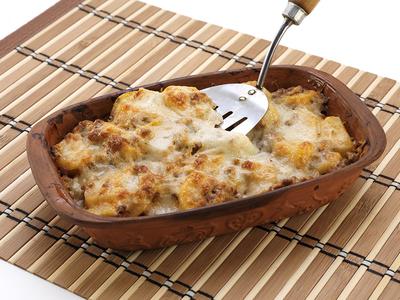 hortobágyi rakott burgonya-stock-foto