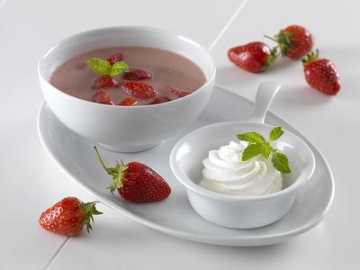 Hideg eperkrémleves1-stock-foto