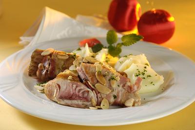 szalonnás mandulás ponty-stock-foto