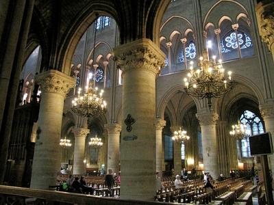 A párizsi Notre Dame belseje-stock-foto