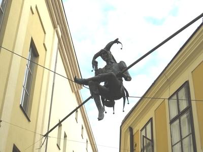 Mujkó bohóc szobra Székesfehérváron-stock-foto