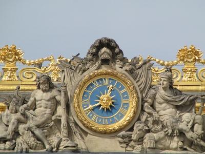 A versaillesi katély órája-stock-foto