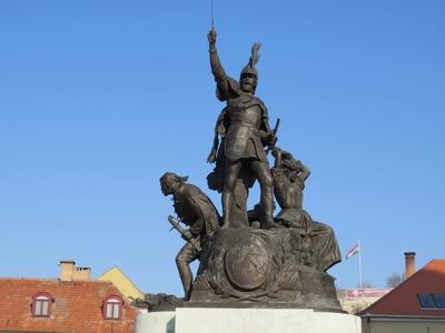 Dobó István várkapitány szobra Egerben-stock-foto