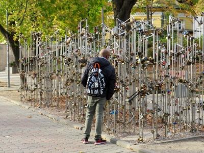 Pécsi szerelemlakatok-stock-foto