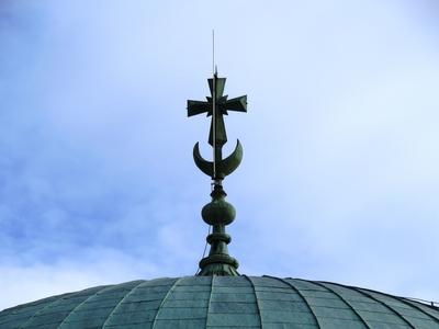 Pécs - Kereszt és török félhold-stock-photo