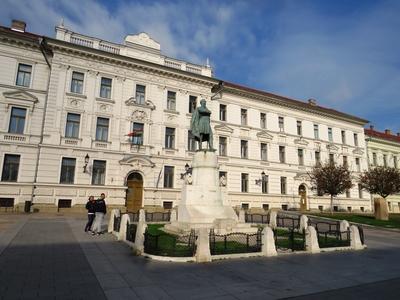 Pécsi Kossuth tér-stock-foto