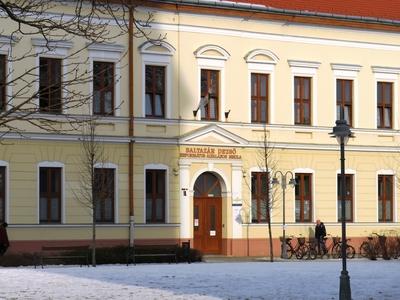 Hajdúböszörmény - Református iskola-stock-foto