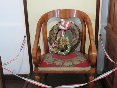 Kossuth Lajos széke a debreceni nagytemplomban-stock-foto