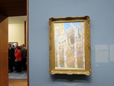 Látogatók a bécsi Albertinában, Claude Monet festménye-stock-foto